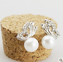 Load image into Gallery viewer, Butterfly Diamond Pearl Earrings For Women
