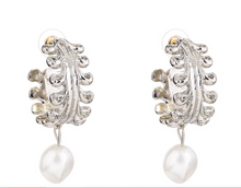 Load image into Gallery viewer, Big Pearl Pendants Earring For Women
