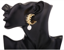 Load image into Gallery viewer, Big Pearl Pendants Earring For Women
