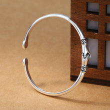 Load image into Gallery viewer, Retro Bracelet Female Hand Ornaments Handshake Creative  Bracelets
