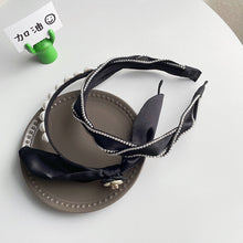 Load image into Gallery viewer, Pearl Small Fragrance Flower Headband
